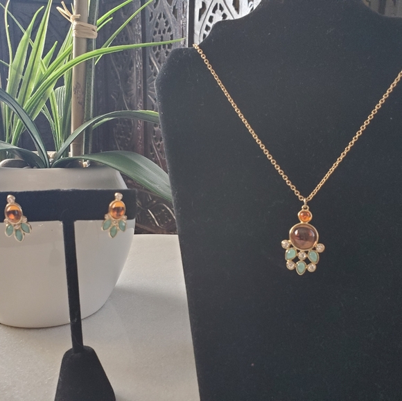 Avon Jewelry - NWT Paradise Cove Necklace & Earring Set